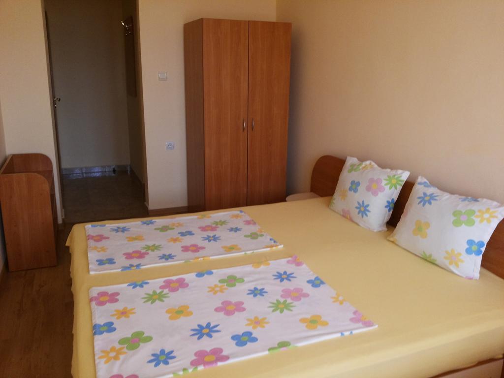 Ivanovi Guest House Πριμόρσκο Δωμάτιο φωτογραφία
